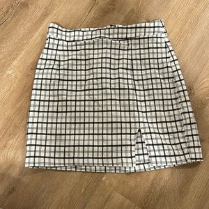 Black and white skirt size S